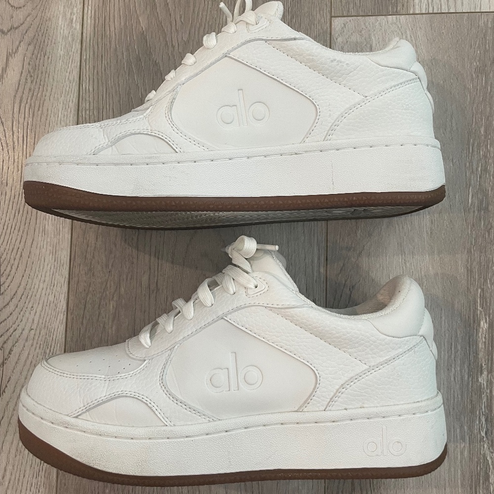 ALO Recovery Mode Sneaker in white 7.5 W/6 M